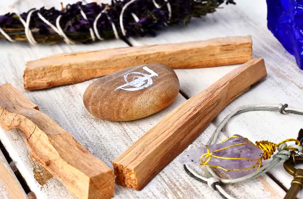 limpieza energética de casa con palo santo