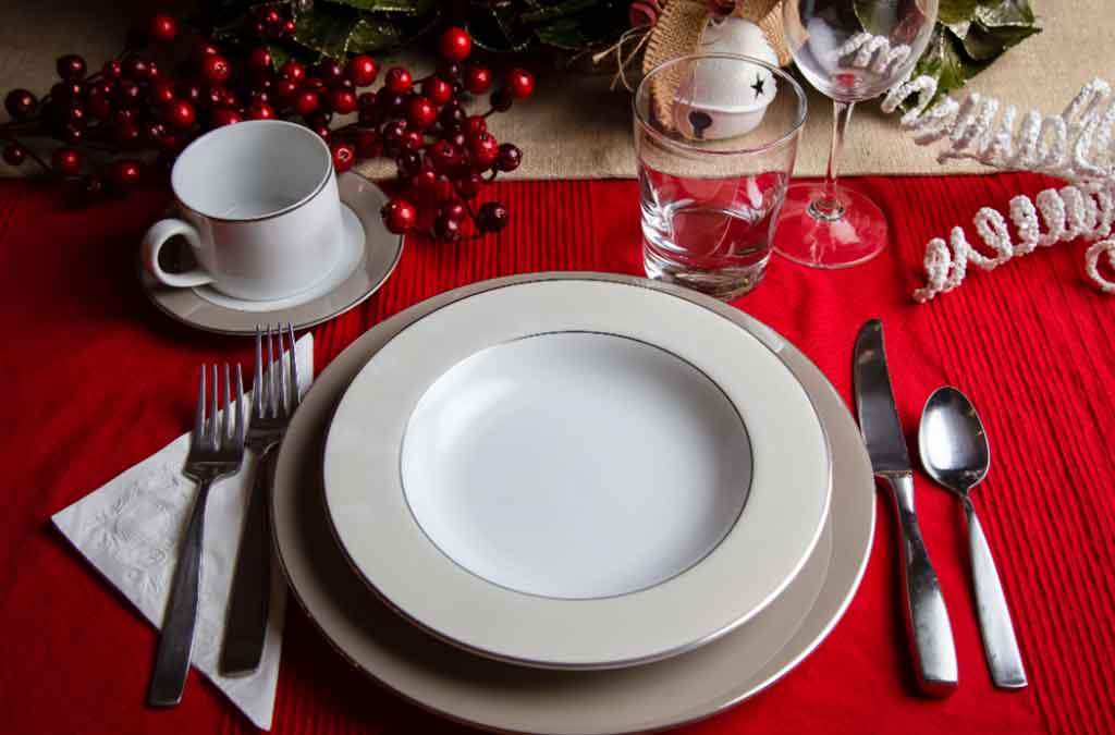 cubertería para decoración cena de navidad