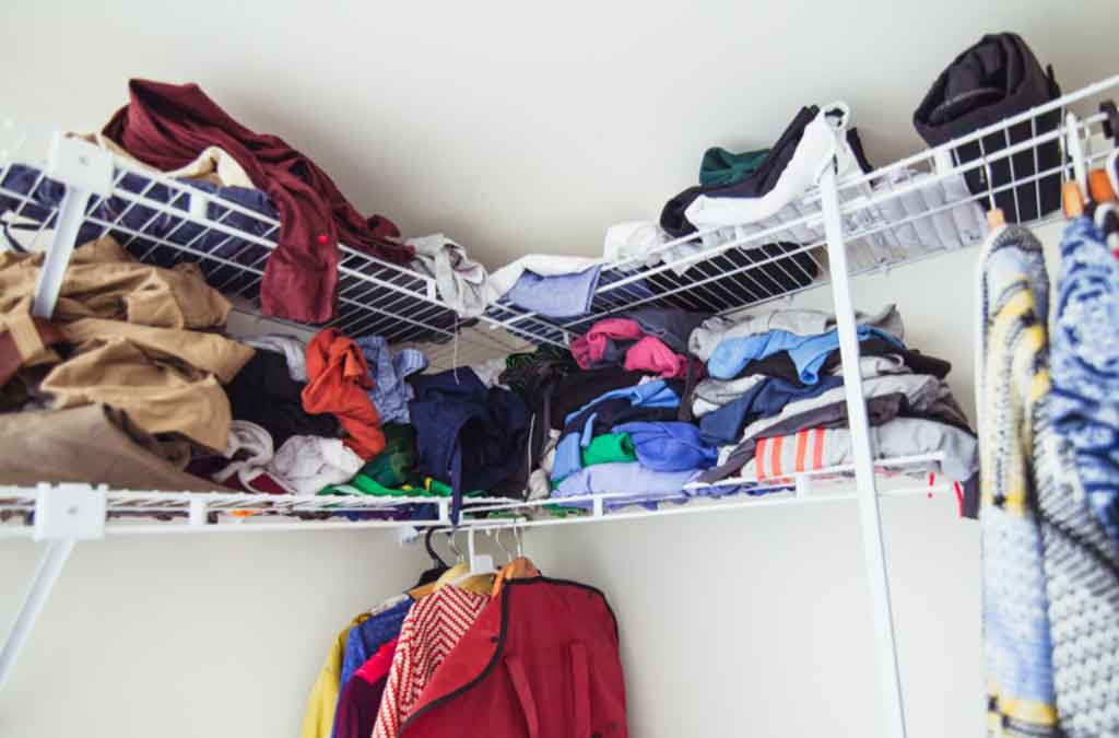 desorden en casa closet